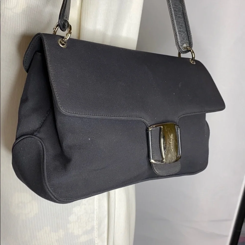 Salvatore Ferragamo Vara Black Shoulder Bag